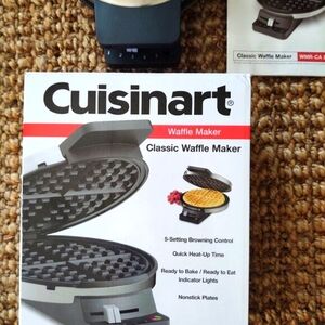 NWT Cuisinart Classic Waffle Maker